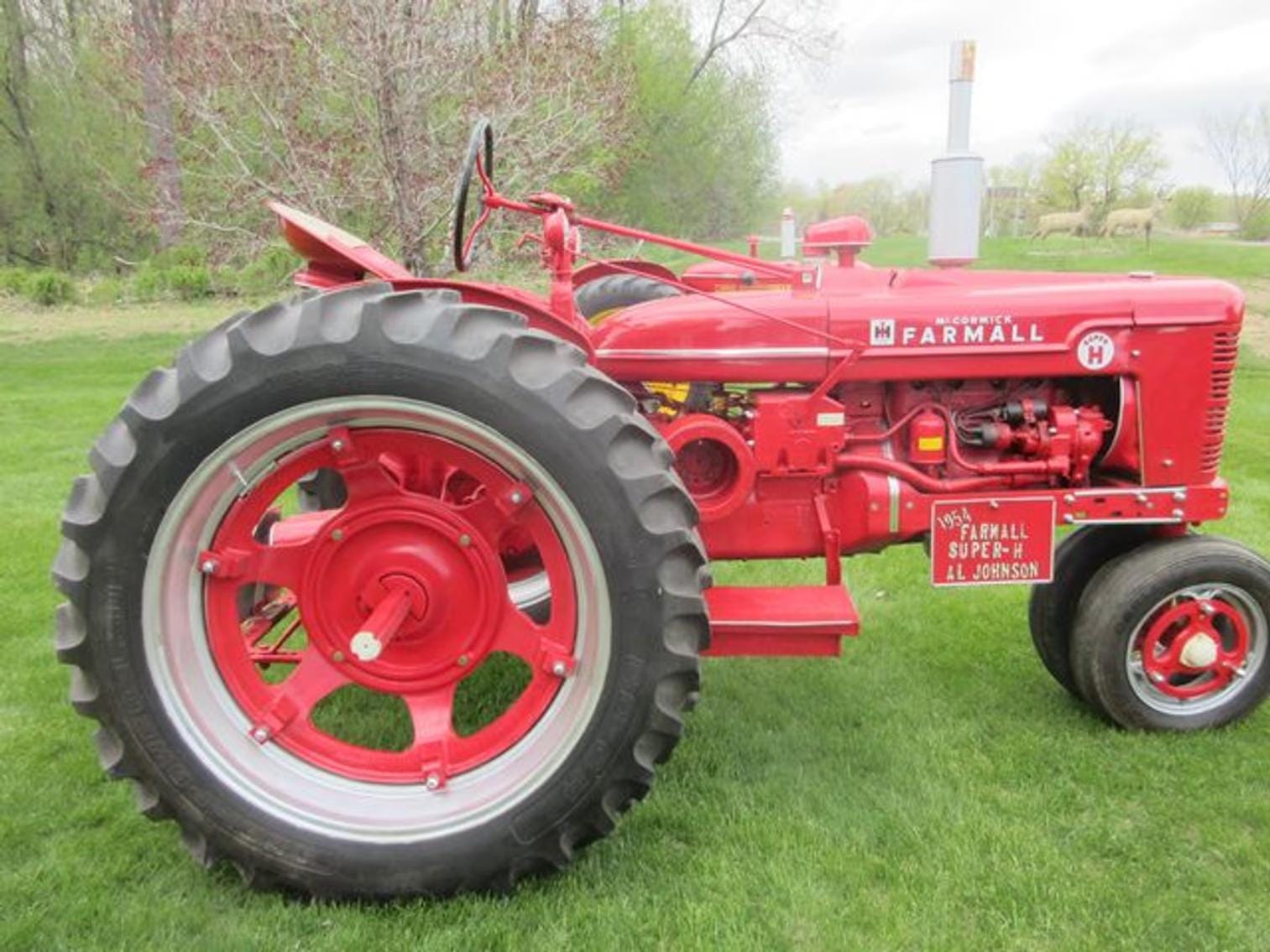 1954 Farmall Super H Equipment Image0