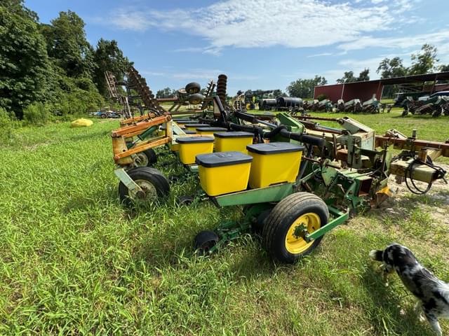 Image of John Deere 7300 equipment image 1