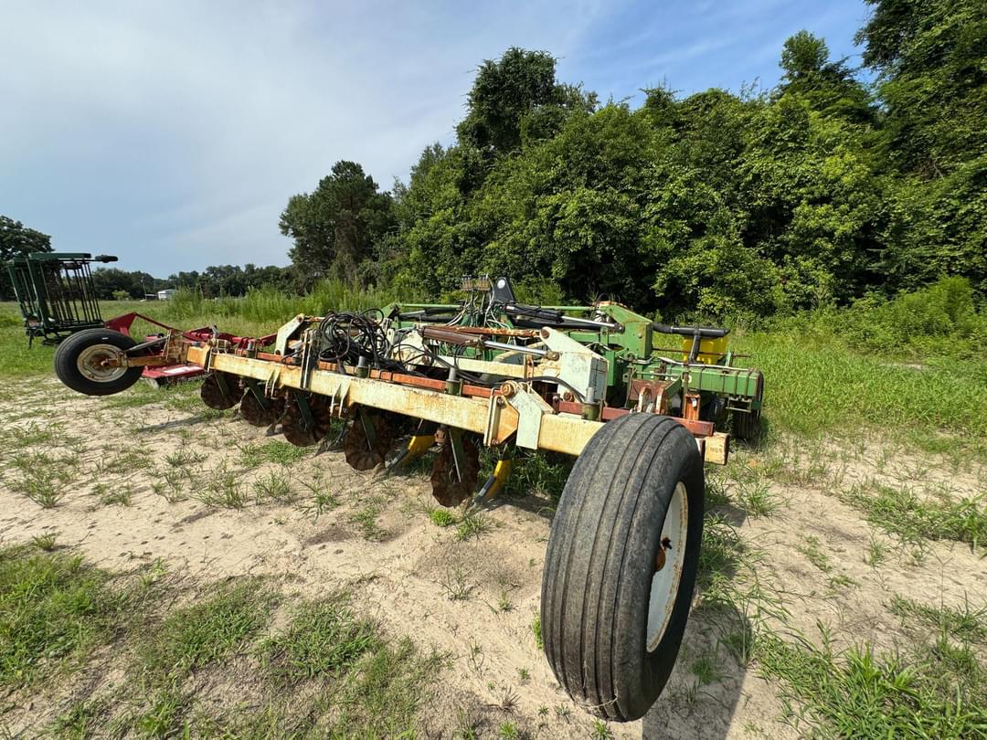 Image of John Deere 7300 Primary image