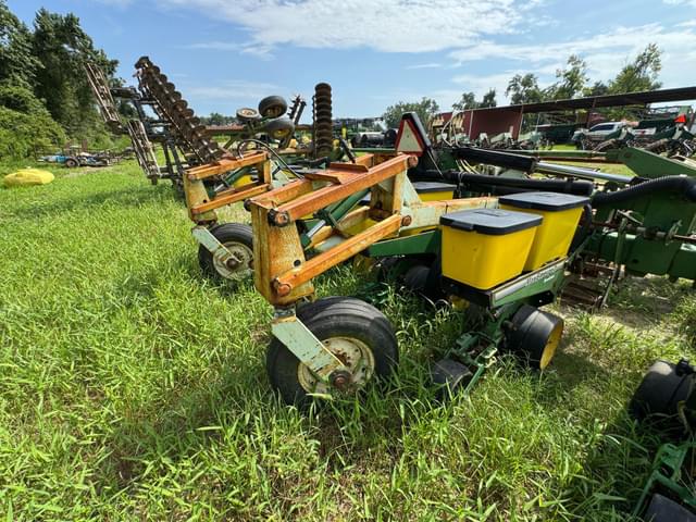 Image of John Deere 7300 equipment image 4