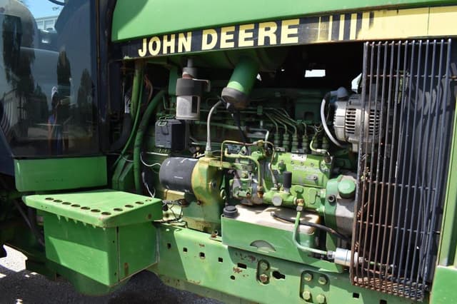 Image of John Deere 4755 equipment image 3