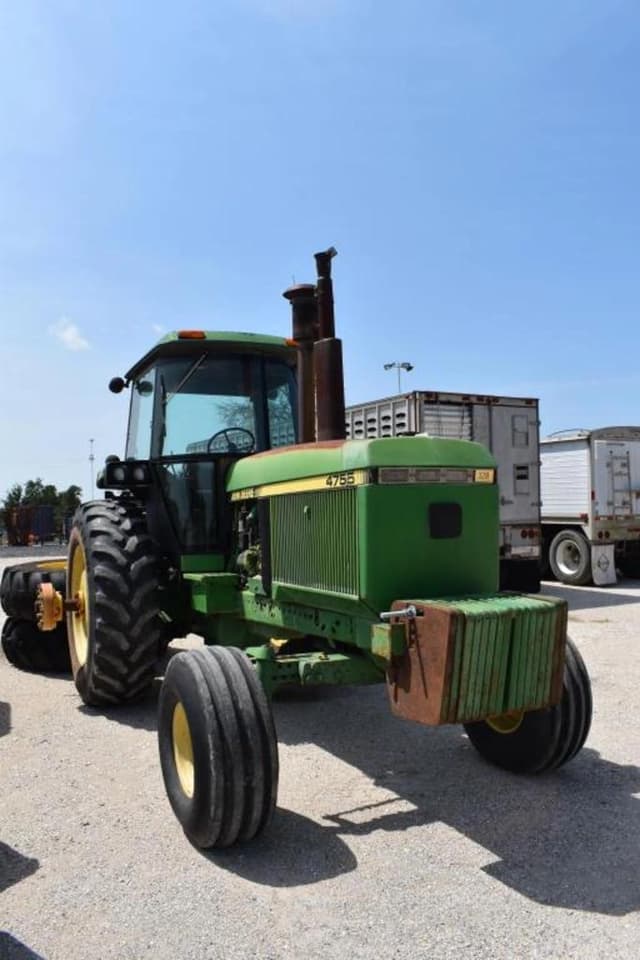 Image of John Deere 4755 equipment image 1