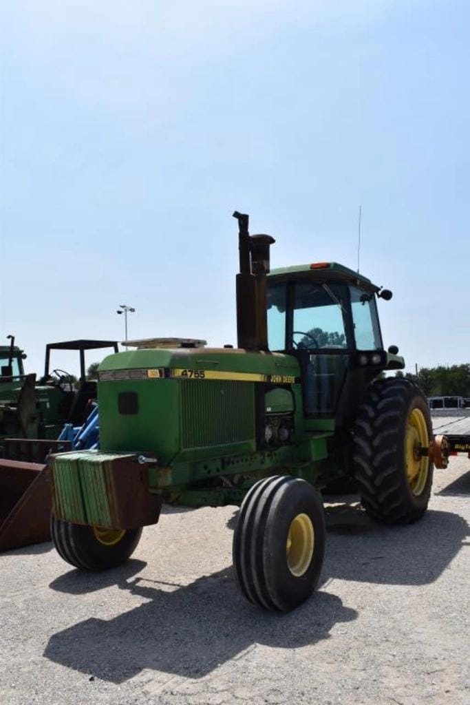 John Deere 4755 Equipment Image0