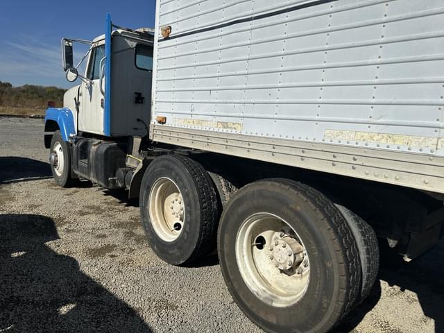 Image of International F-2575 equipment image 3