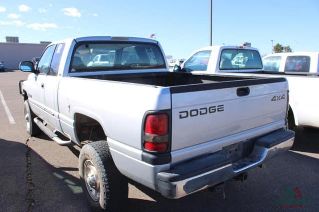 Image of Dodge Ram 2500 equipment image 3