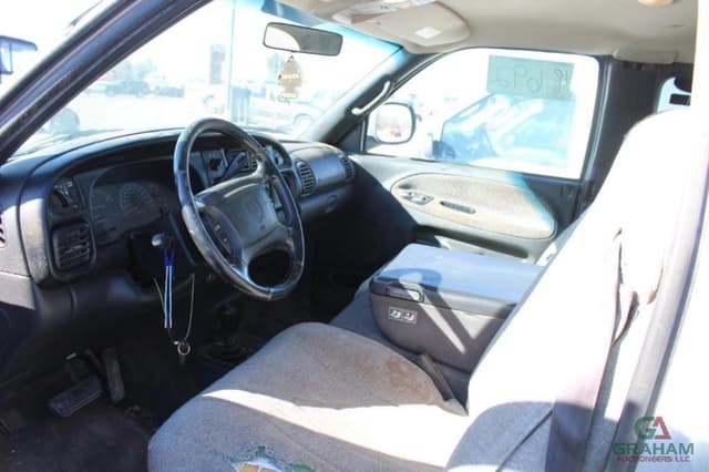 Image of Dodge Ram 2500 equipment image 4