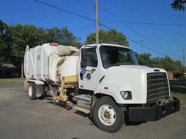 Image of Freightliner 108SD equipment image 1