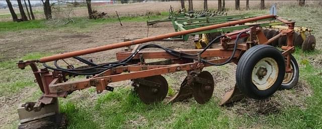 Image of International Harvester 535 equipment image 3