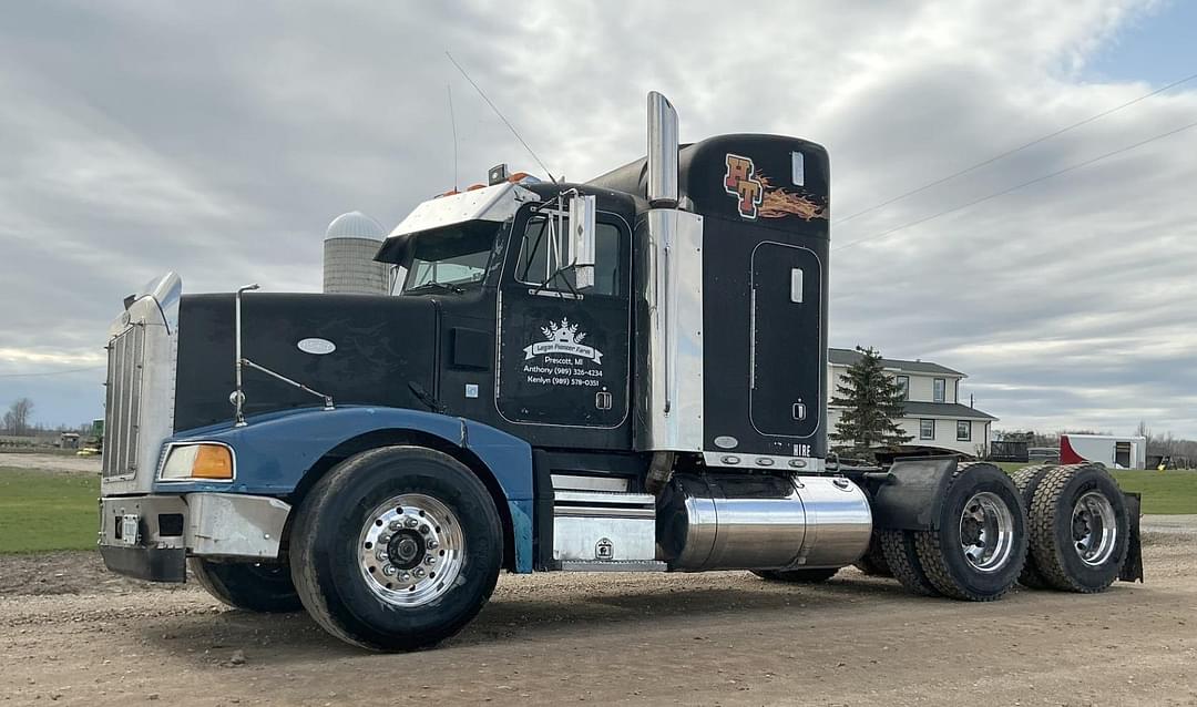 Image of Peterbilt 377 Primary image