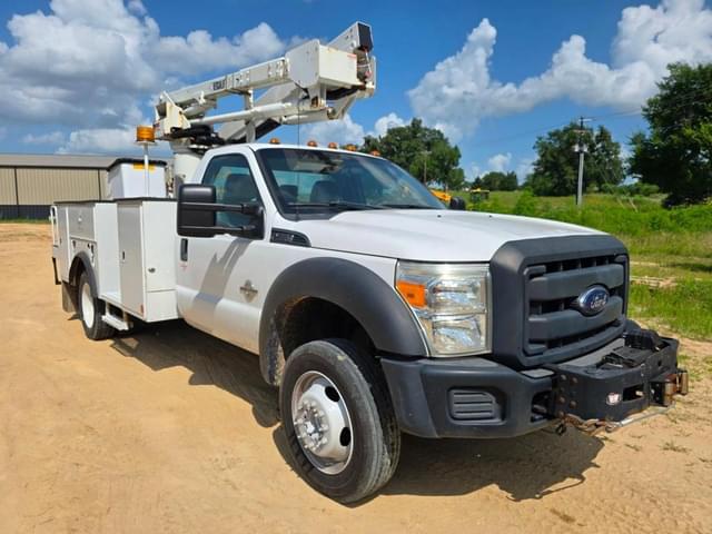 Image of Ford F-550 equipment image 4