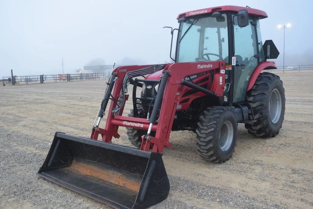 Mahindra 2555 Equipment Image0