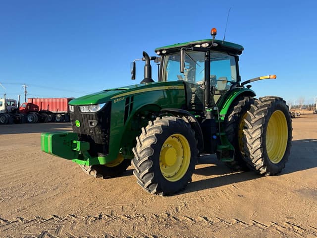Image of John Deere 8245R equipment image 1