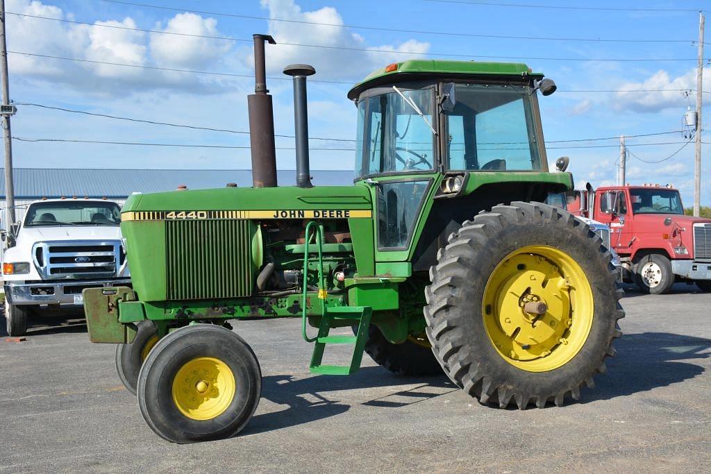 Image of John Deere 4440 Primary image