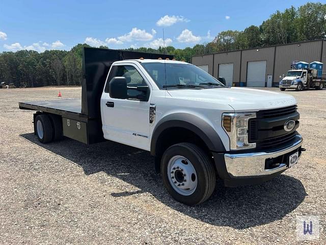 Image of Ford F-550 equipment image 2