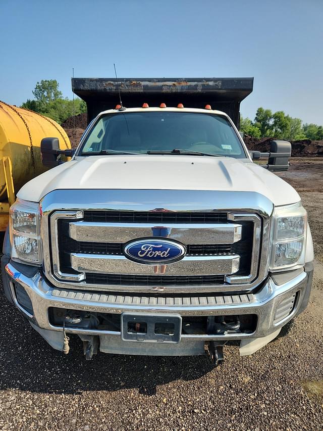 Image of Ford F-550 equipment image 2