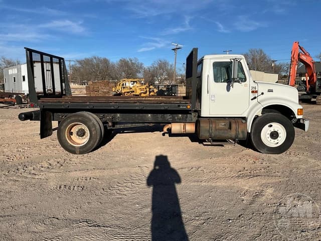 Image of International 4700 equipment image 3