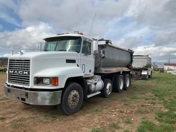 Main image Mack CH613