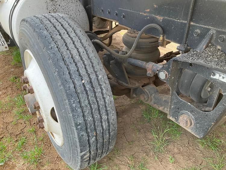 Main image Mack CH613 17