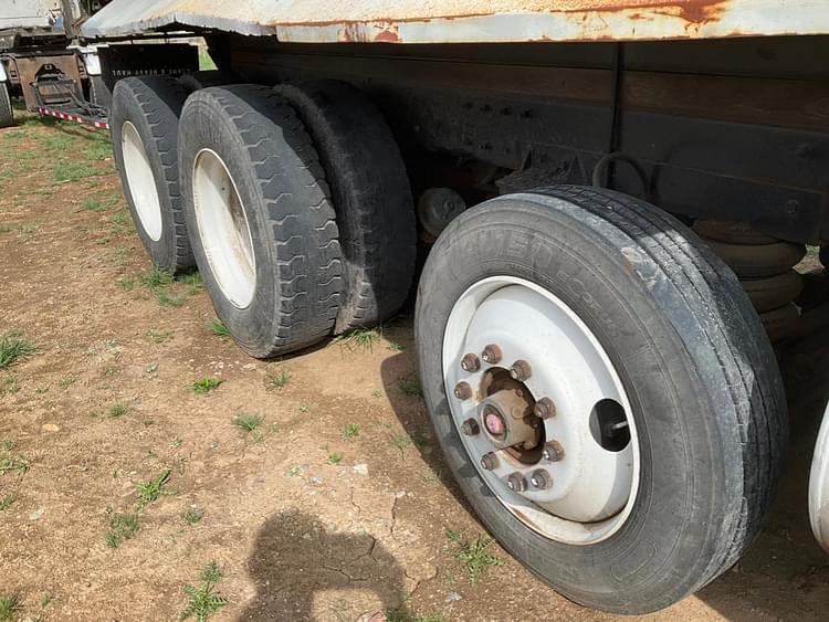 Main image Mack CH613 23