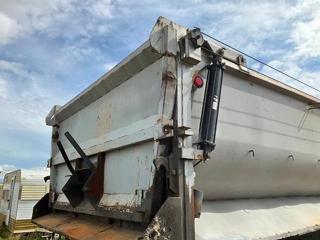 Thumbnail image Mack CH613 30