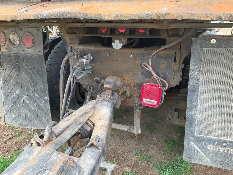 Main image Mack CH613 32