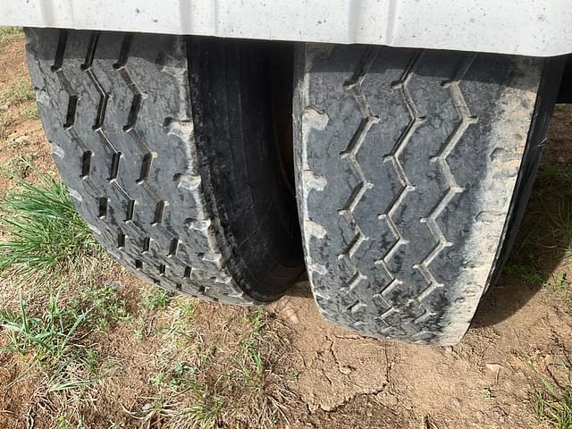 Thumbnail image Mack CH613 36