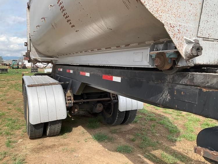 Main image Mack CH613 37