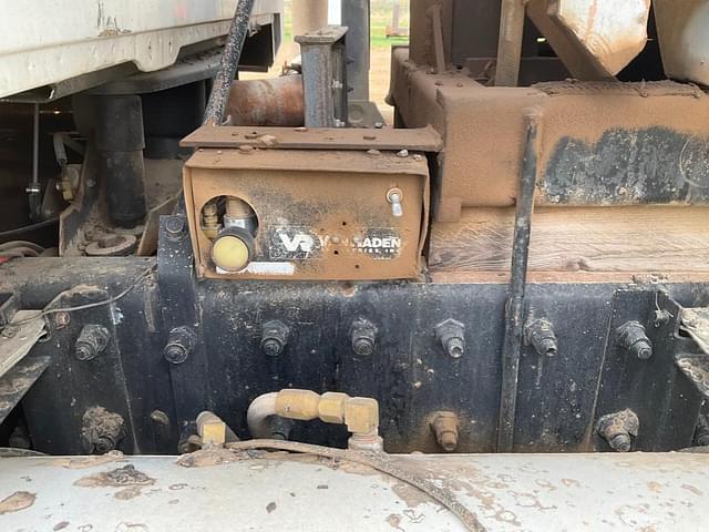 Thumbnail image Mack CH613 62