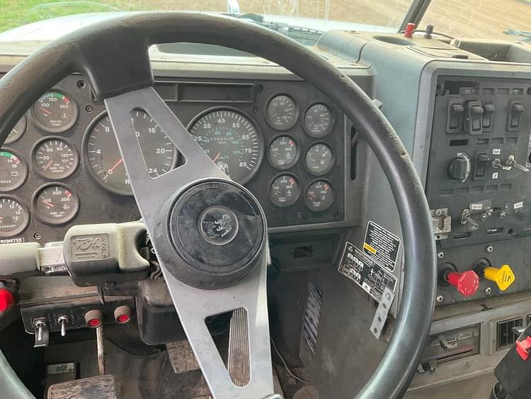 Main image Mack CH613 67
