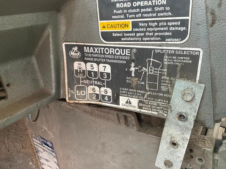 Main image Mack CH613 71
