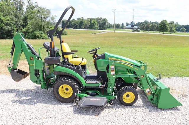 Image of John Deere 1025R equipment image 4