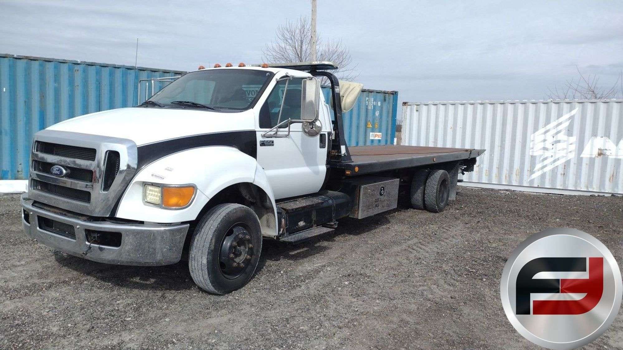 2011 Ford F-650 Equipment Image0