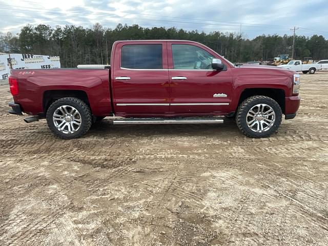 Image of Chevrolet Silverado equipment image 3