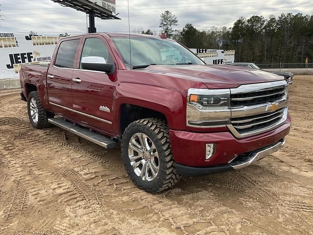 Image of Chevrolet Silverado equipment image 2