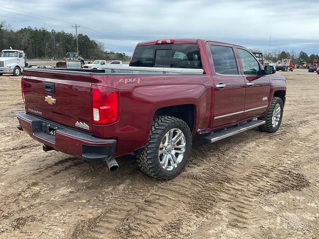 Image of Chevrolet Silverado equipment image 4