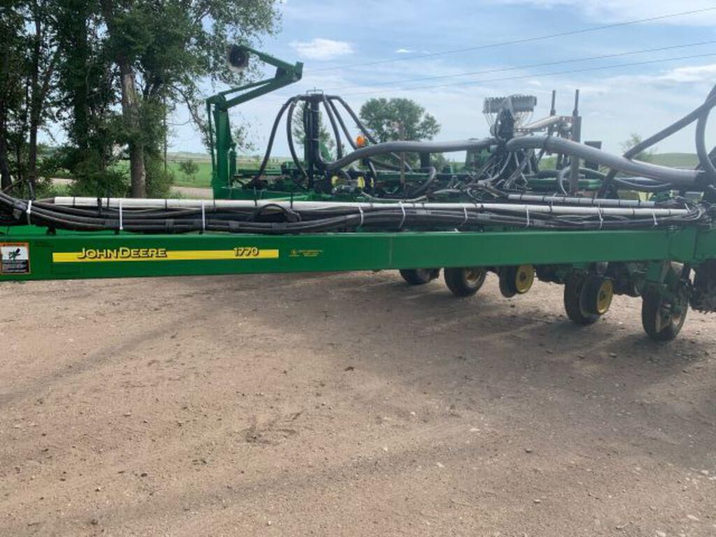 Main image John Deere 1770