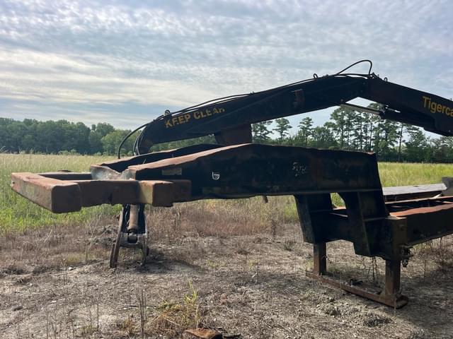 Image of Tigercat 240B equipment image 4