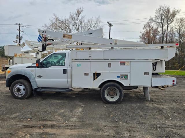 Image of Ford F-550 equipment image 3