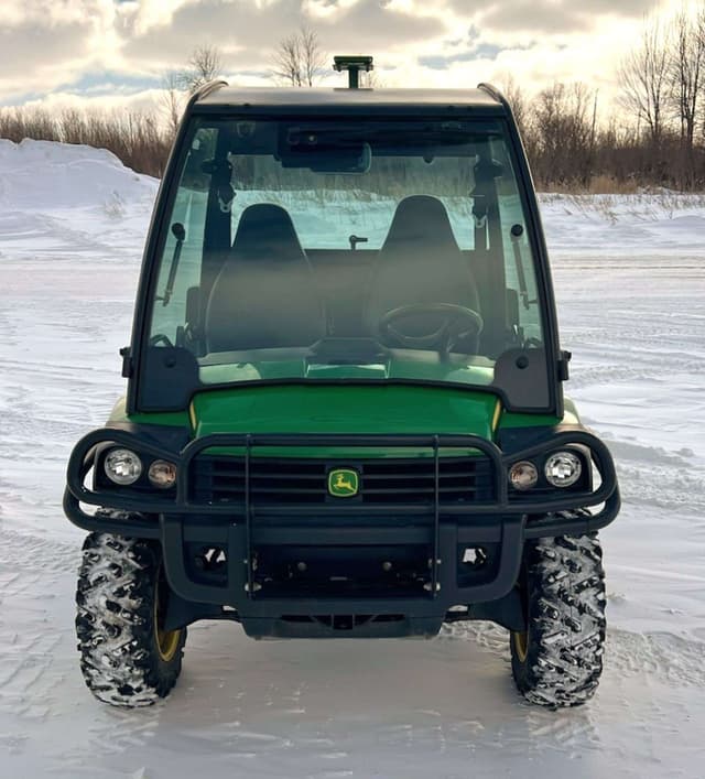 Image of John Deere Gator XUV 825i equipment image 2