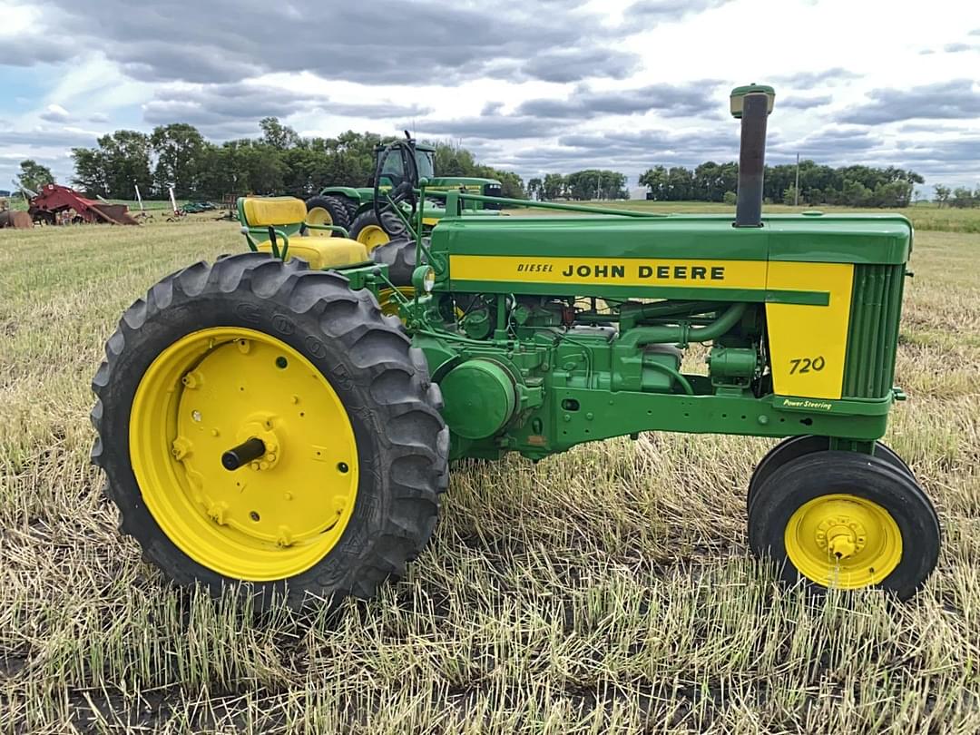 Image of John Deere 720 Primary image