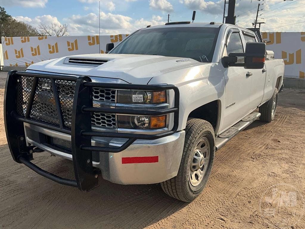 2019 Chevrolet 3500HD Equipment Image0