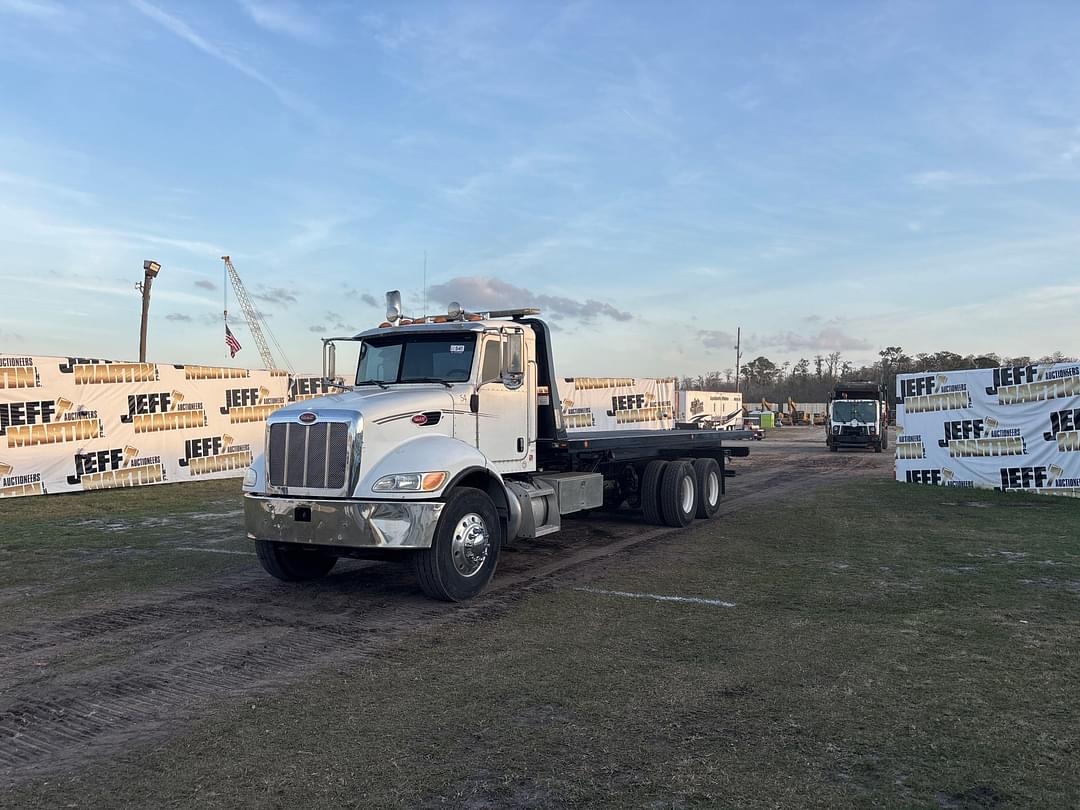 Image of Peterbilt 340 Primary image