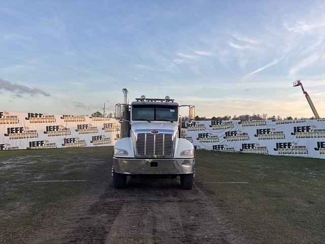 Image of Peterbilt 340 equipment image 1