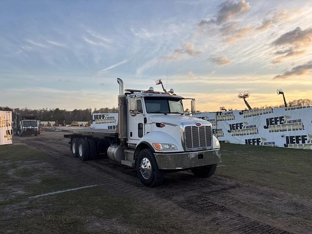 Image of Peterbilt 340 equipment image 2