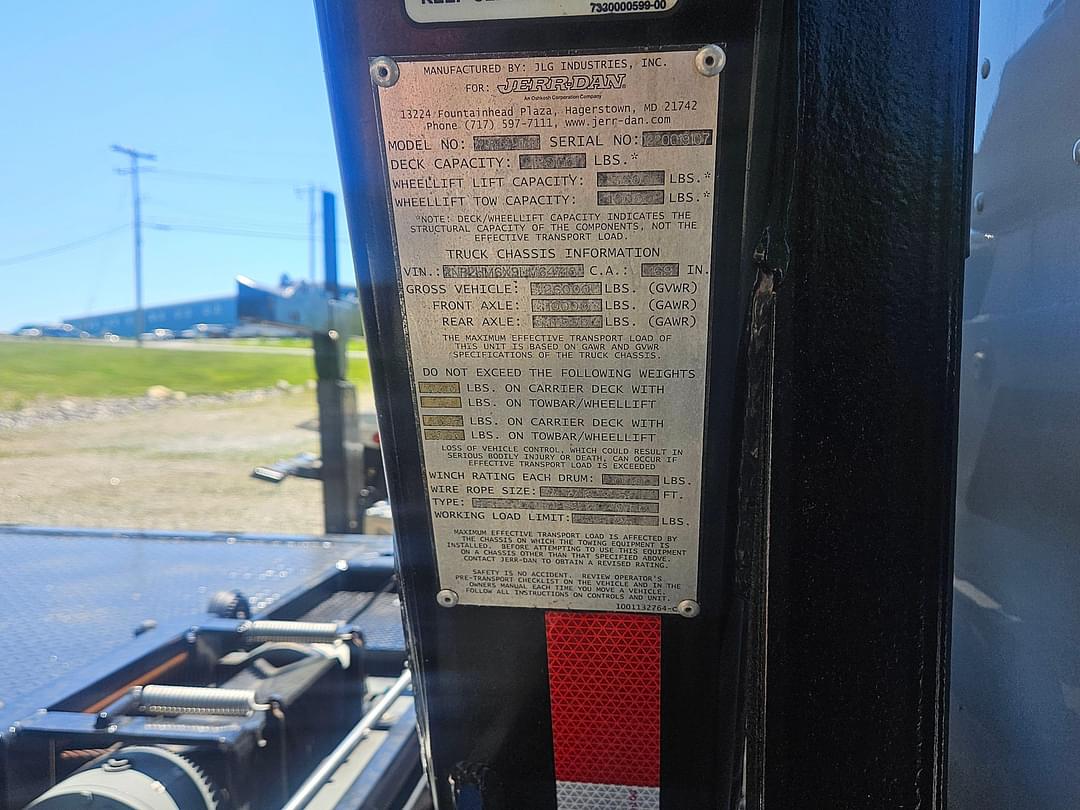 Image of Peterbilt 337 Image 1
