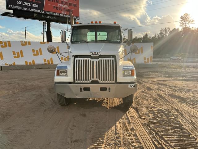 Image of Western Star 4700SF equipment image 1