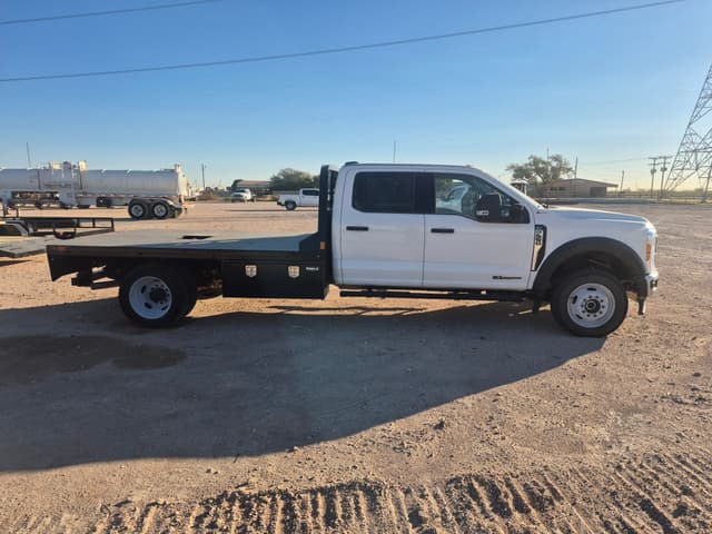 Image of Ford F-550 equipment image 3