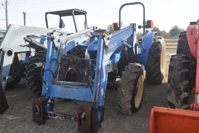 Image of New Holland TN70 equipment image 1