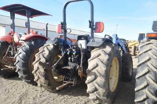 Image of New Holland TN70 equipment image 3