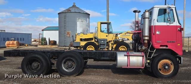 Image of White Road Commander II equipment image 3